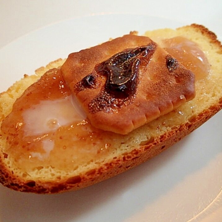 米粉・卵食パンで　無花果ジャム&クラッカートースト